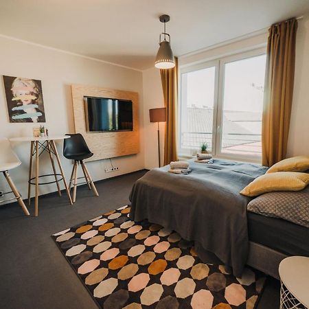 דירות פלזן Beautiful New Studio, 400M From The Square מראה חיצוני תמונה