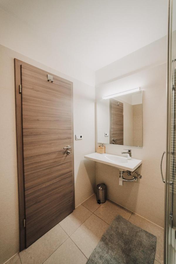 דירות פלזן Beautiful New Studio, 400M From The Square מראה חיצוני תמונה